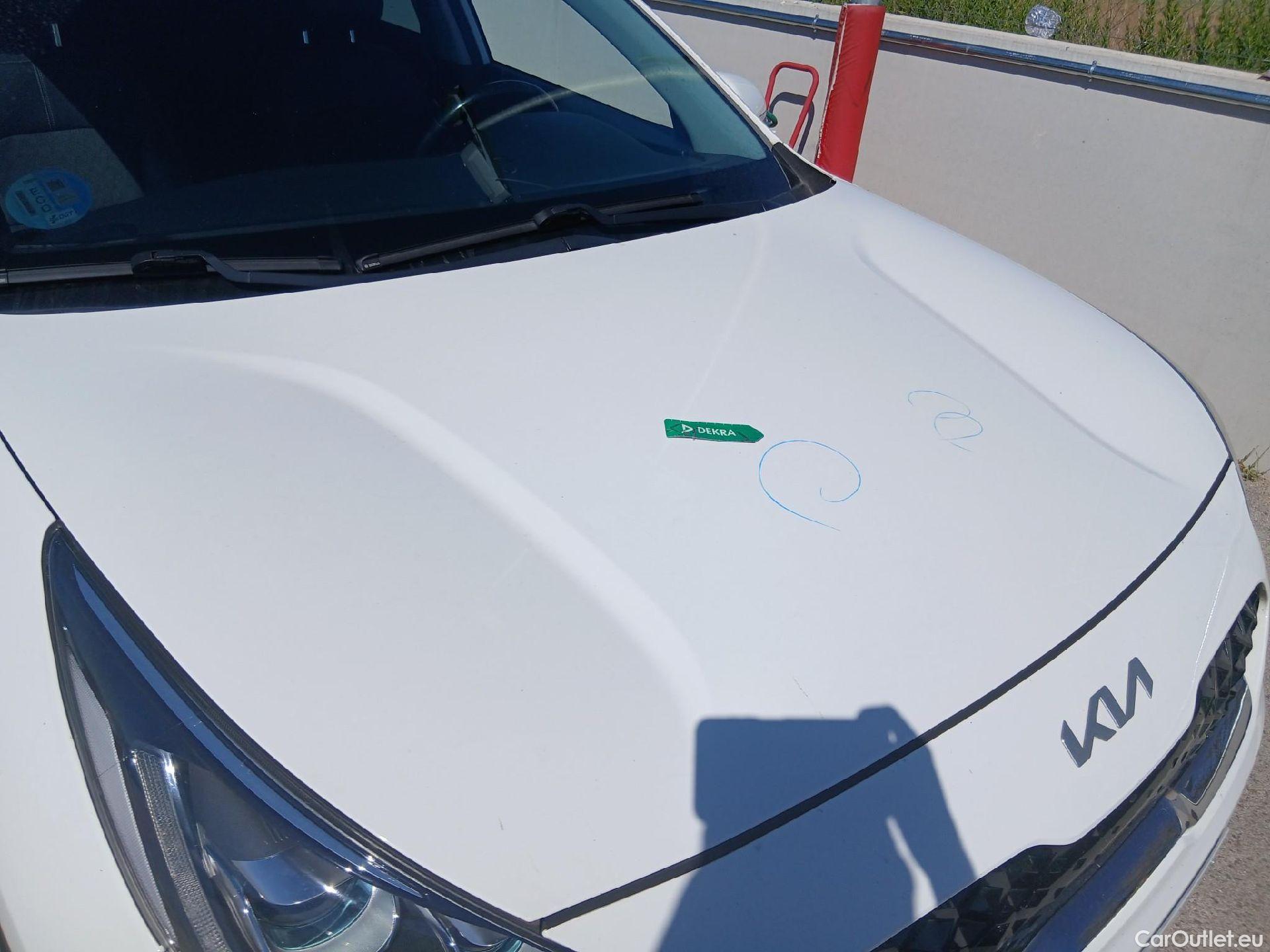  KIA  Niro KIA  / 2019 / 5P / crossover 1.6 GDi HEV 104kW (141CV) Emotion (AC) #2