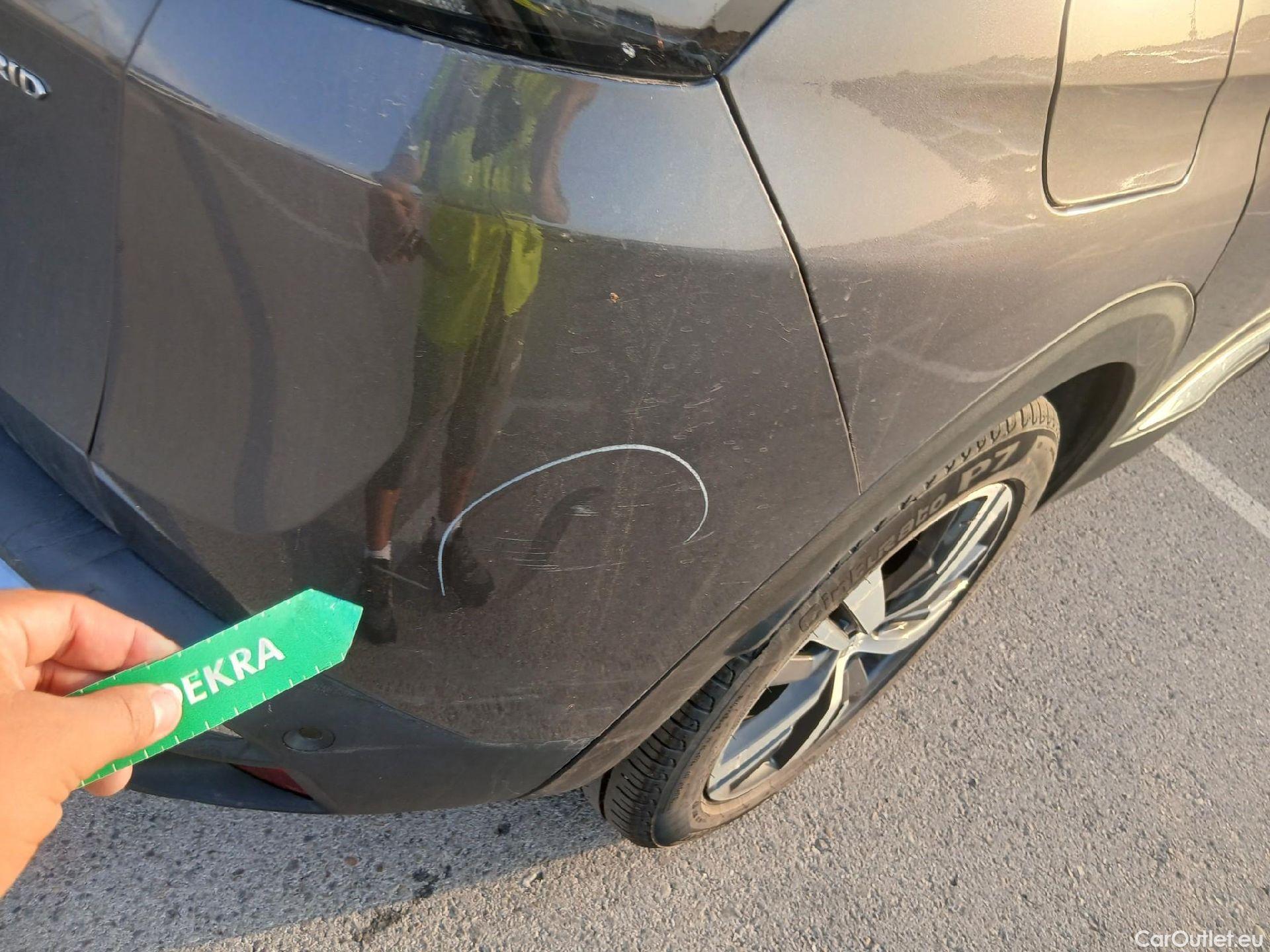  Peugeot  3008 PEUGEOT  Hybrid / 2020 / 5P / todoterreno 225 e-EAT8 Allure (AC2) #25