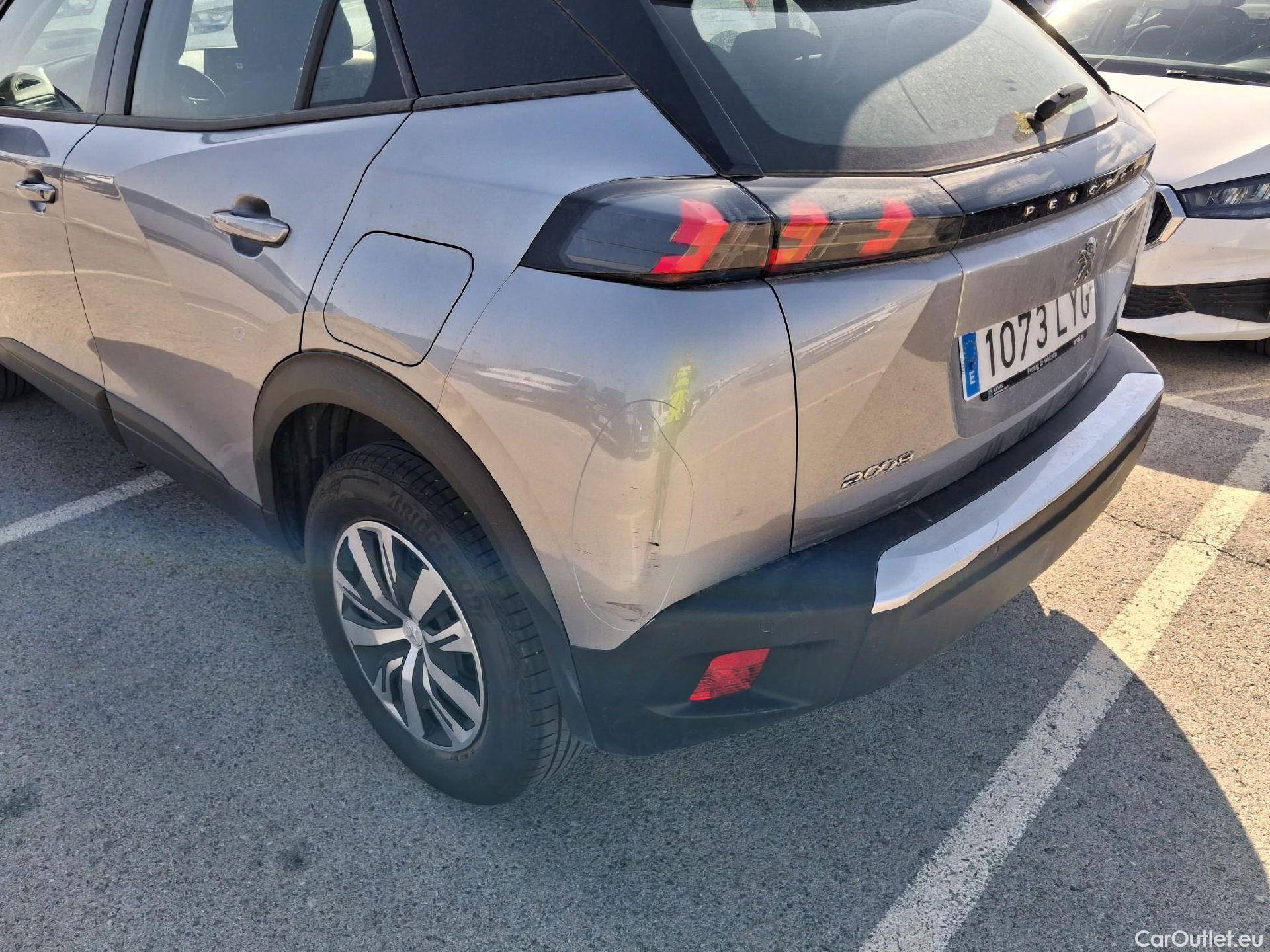  Peugeot  2008 PEUGEOT  / 2019 / 5P / todoterreno Active BlueHDI 81kW (110CV) #28