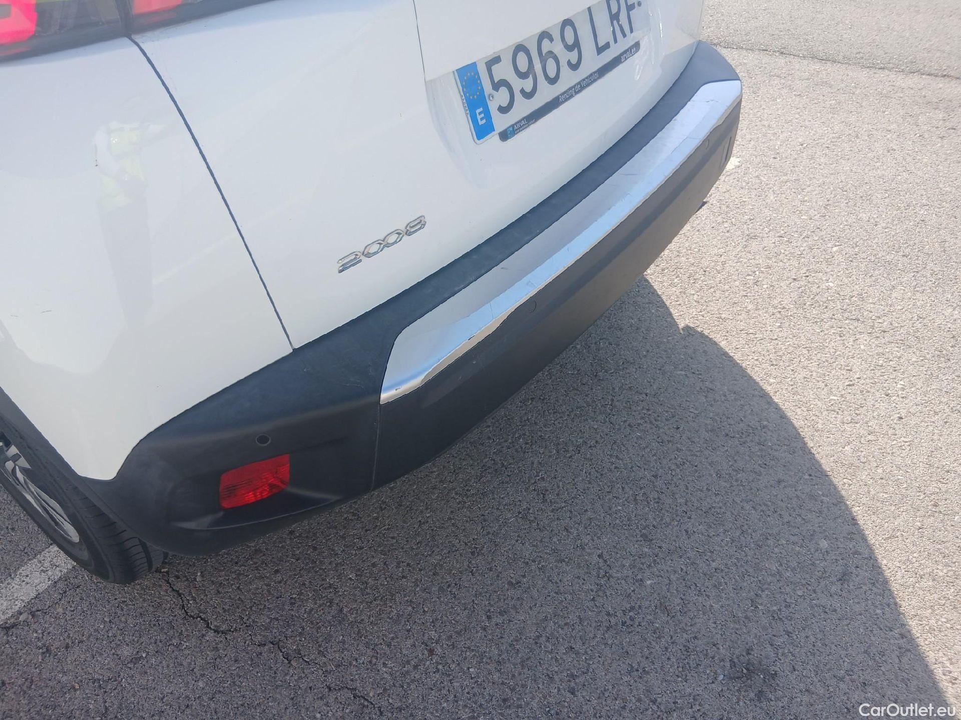  Peugeot  2008 PEUGEOT  / 2019 / 5P / todoterreno Active Puretech 100 S&S BVM6 #27