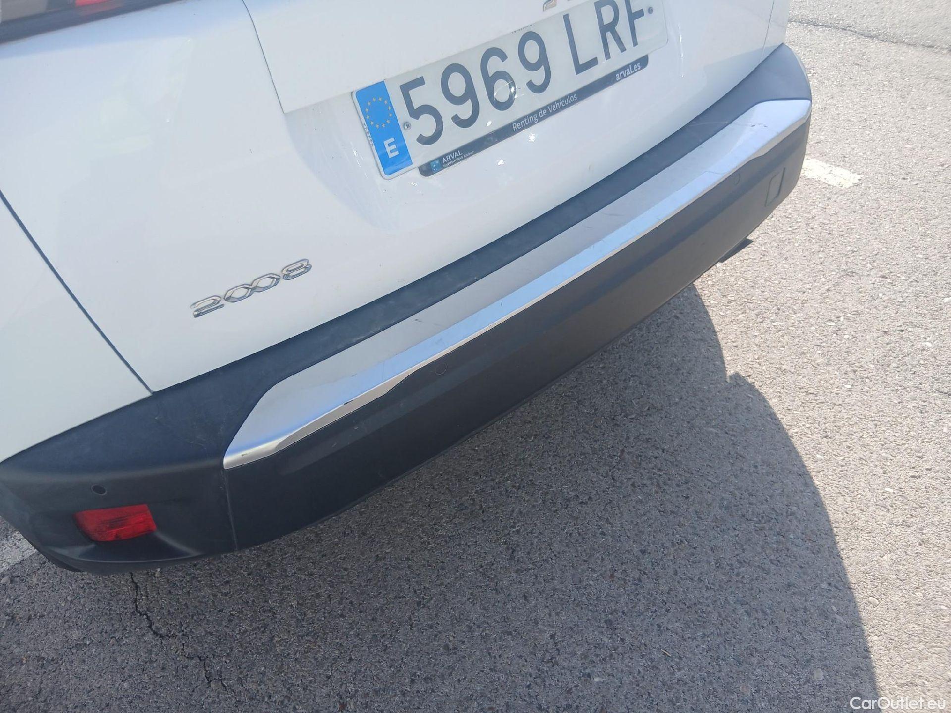  Peugeot  2008 PEUGEOT  / 2019 / 5P / todoterreno Active Puretech 100 S&S BVM6 #28