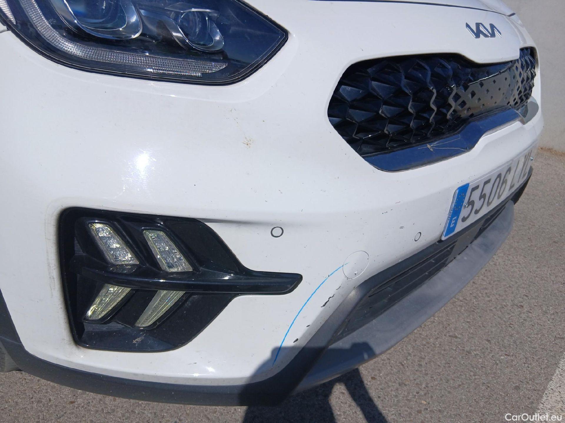  KIA  Niro KIA  / 2019 / 5P / crossover 1.6 GDi HEV 104kW (141CV) Emotion (AC) #4