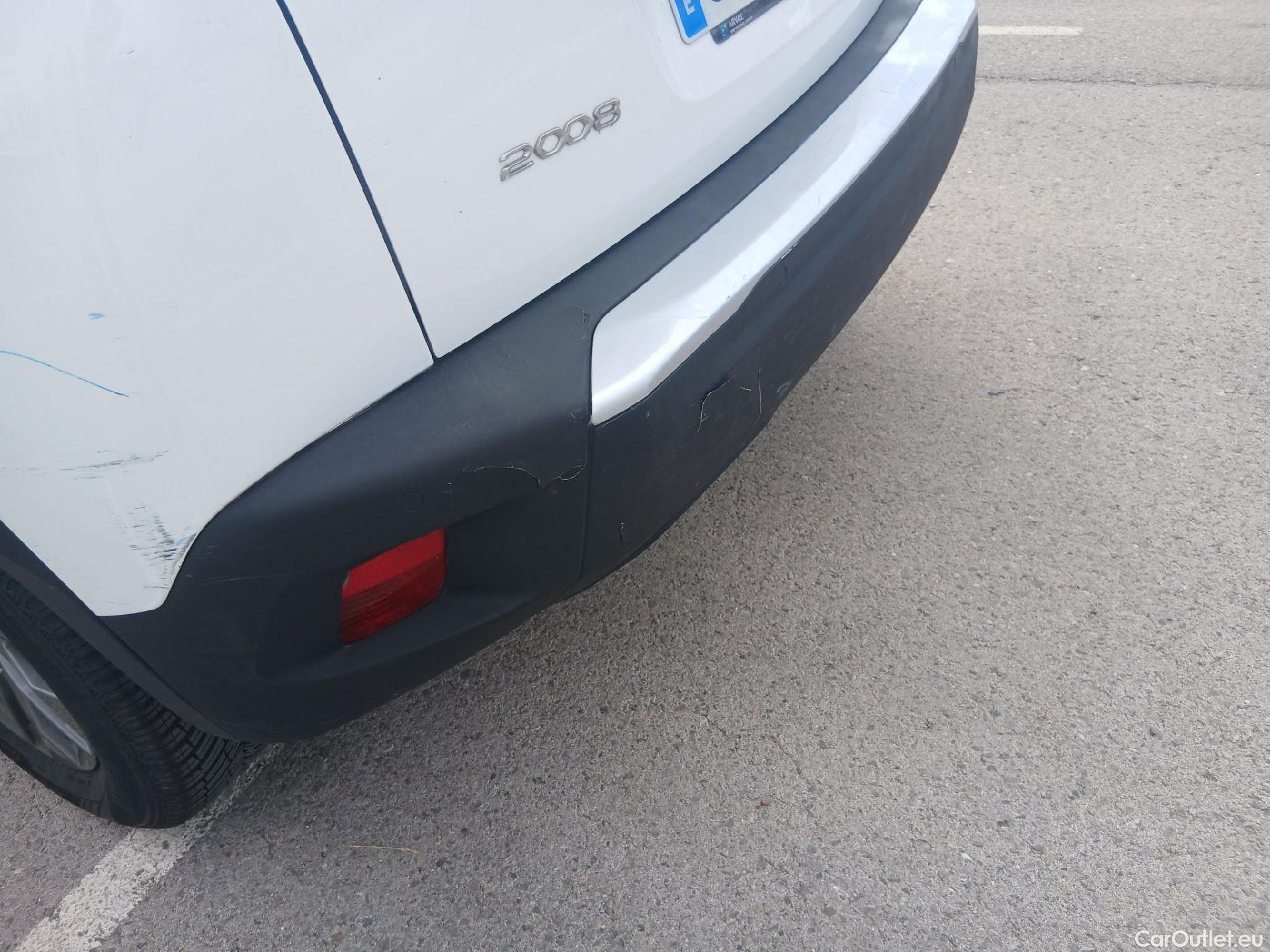  Peugeot  2008 PEUGEOT  / 2019 / 5P / todoterreno Active Puretech 100 S&S BVM6 #17