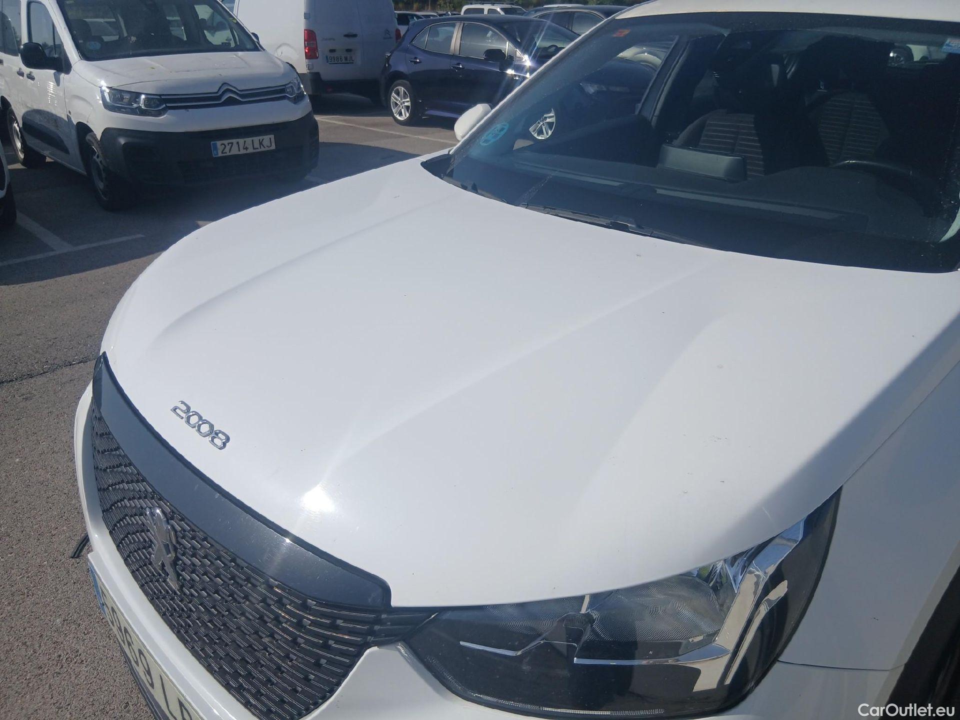  Peugeot  2008 PEUGEOT  / 2019 / 5P / todoterreno Active Puretech 100 S&S BVM6 #18
