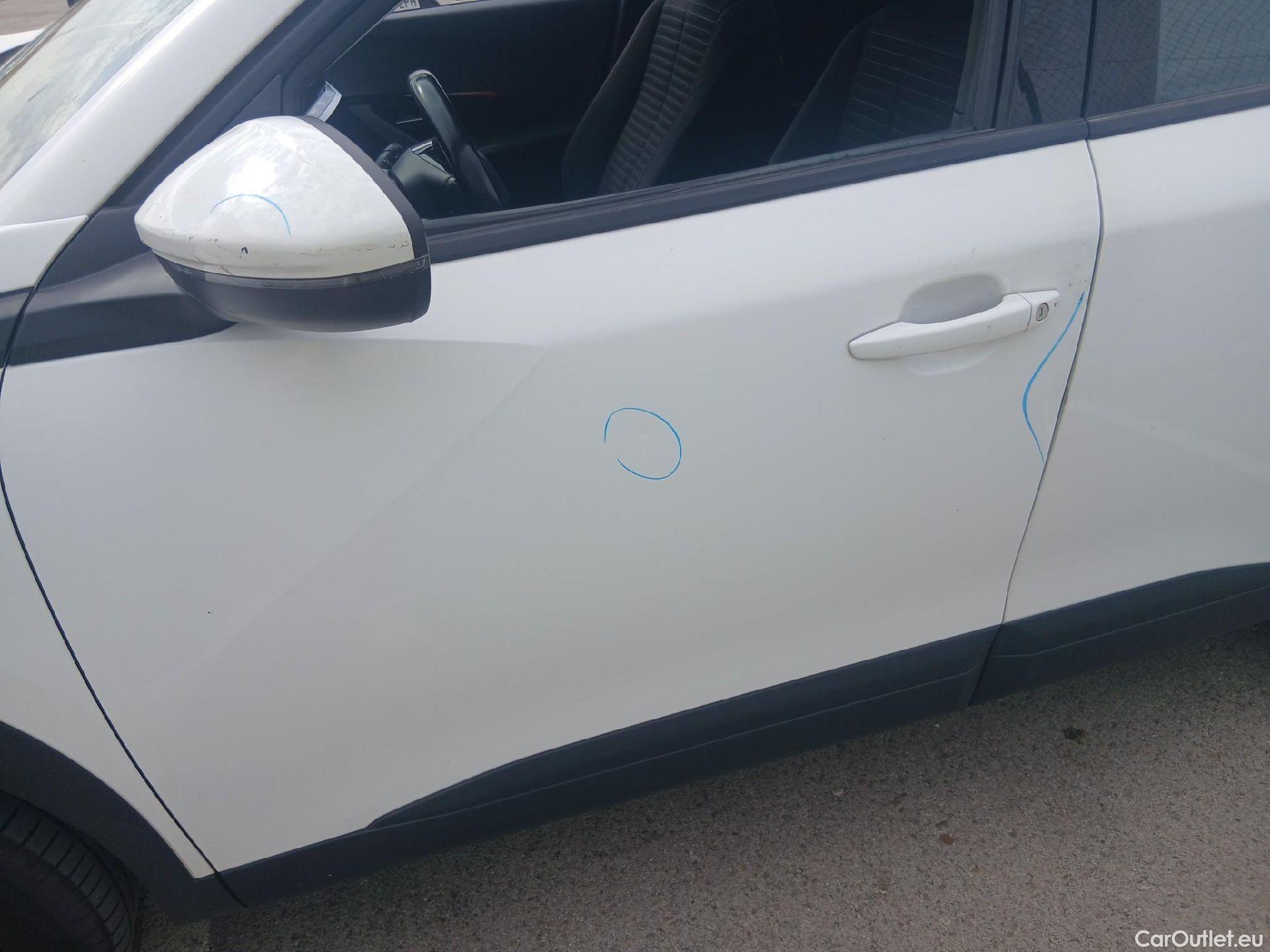  Peugeot  2008 PEUGEOT  / 2019 / 5P / todoterreno Active Puretech 100 S&S BVM6 #12
