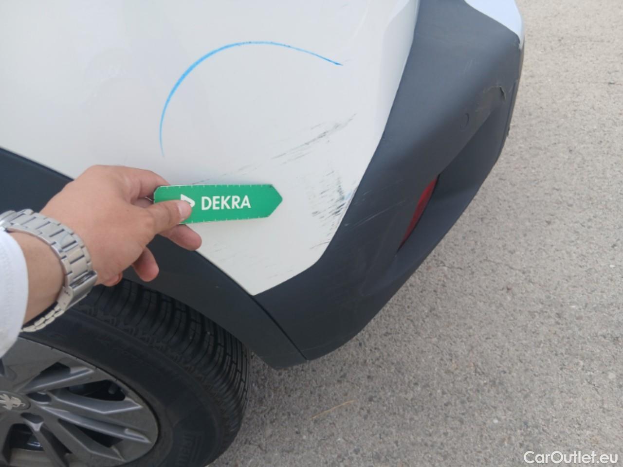  Peugeot  2008 PEUGEOT  / 2019 / 5P / todoterreno Active Puretech 100 S&S BVM6 #15