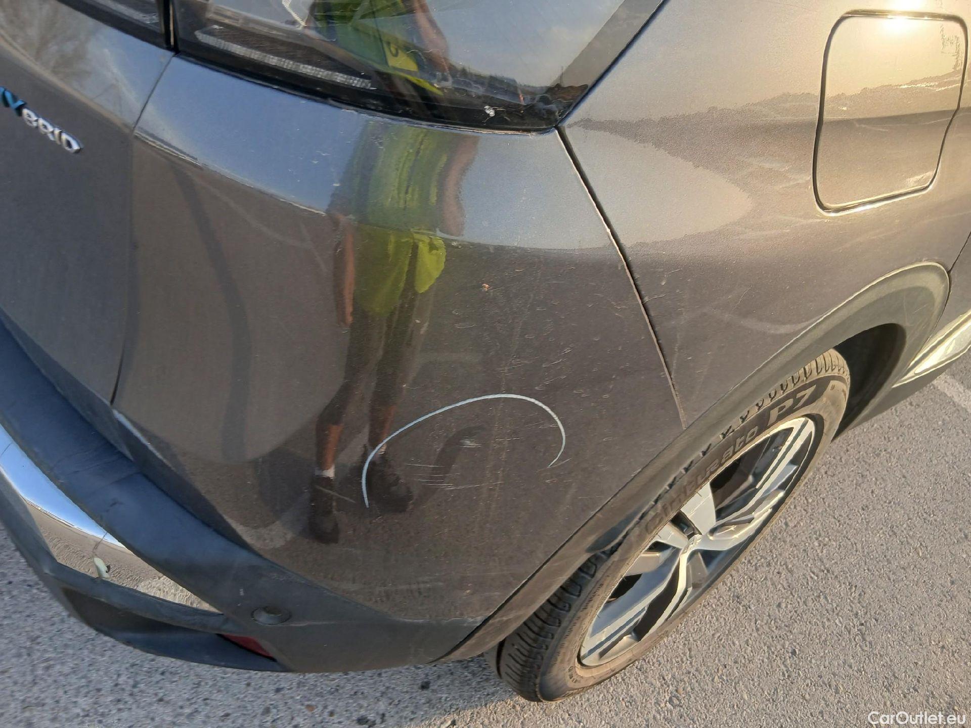  Peugeot  3008 PEUGEOT  Hybrid / 2020 / 5P / todoterreno 225 e-EAT8 Allure (AC2) #26