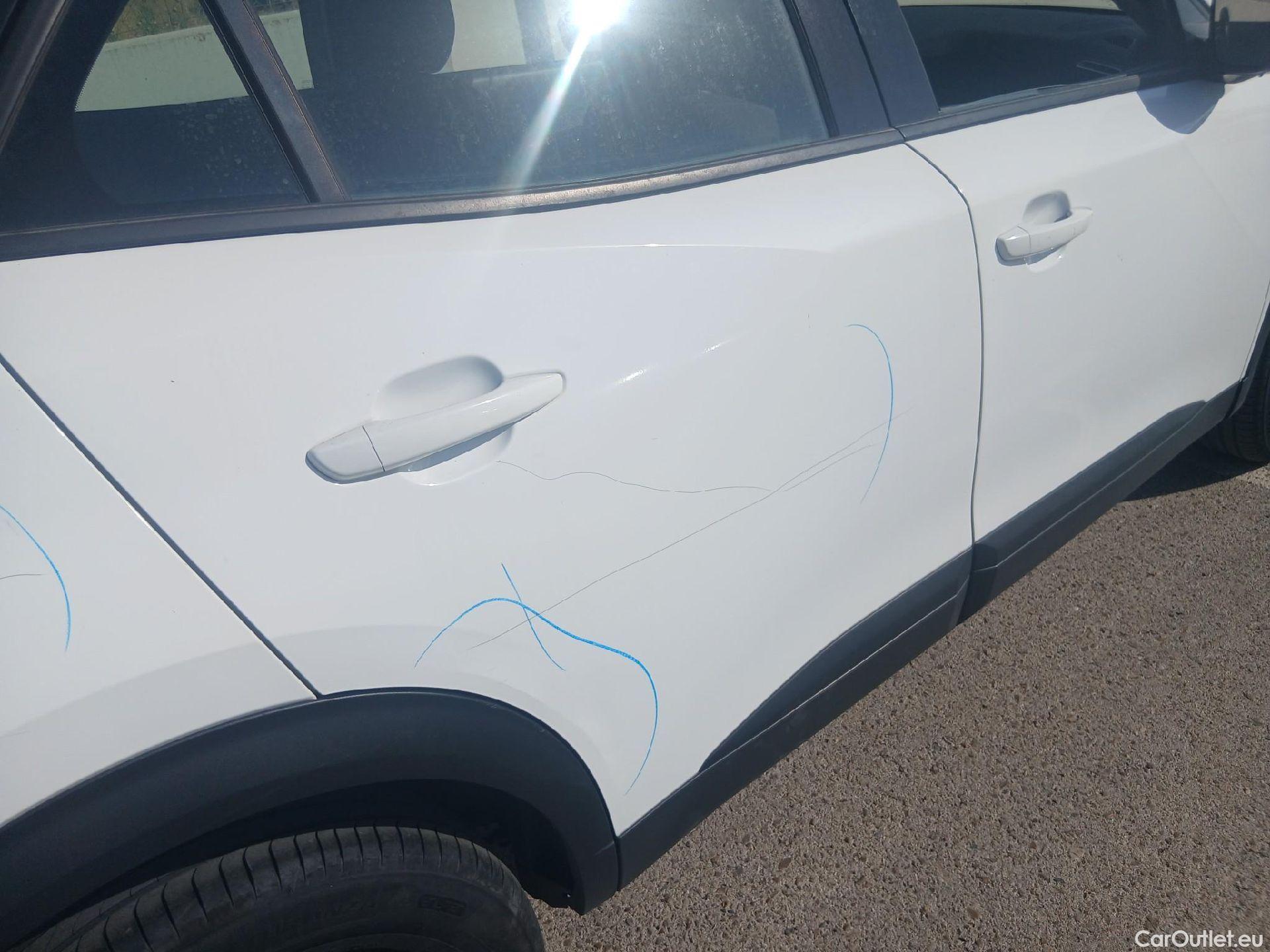  Peugeot  2008 PEUGEOT  / 2019 / 5P / todoterreno Active Puretech 100 S&S BVM6 #34