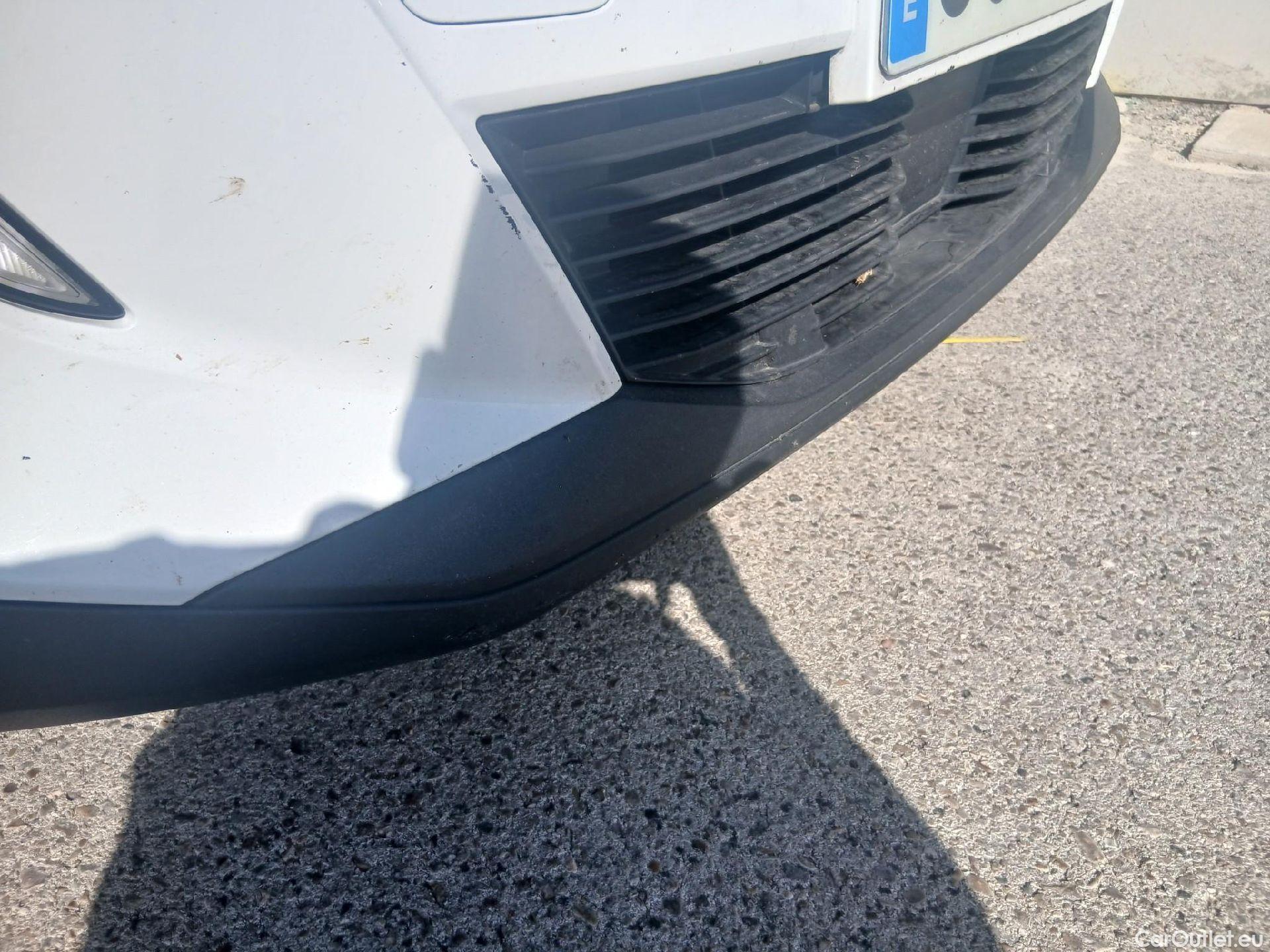  Peugeot  2008 PEUGEOT  / 2019 / 5P / todoterreno Active Puretech 100 S&S BVM6 #16