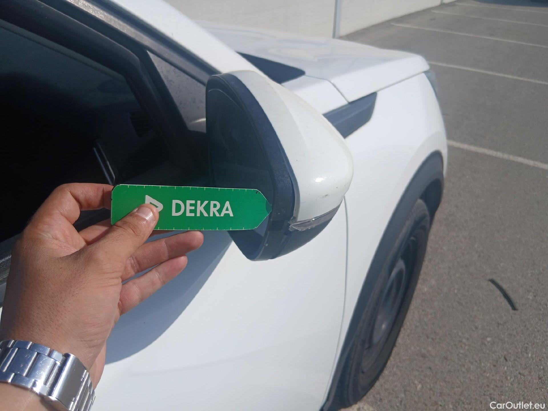  Peugeot  2008 PEUGEOT  / 2019 / 5P / todoterreno Active Puretech 100 S&S BVM6 #43