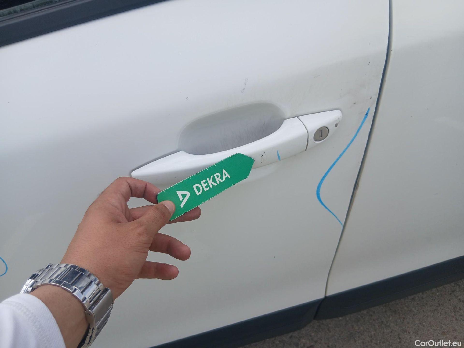  Peugeot  2008 PEUGEOT  / 2019 / 5P / todoterreno Active Puretech 100 S&S BVM6 #14