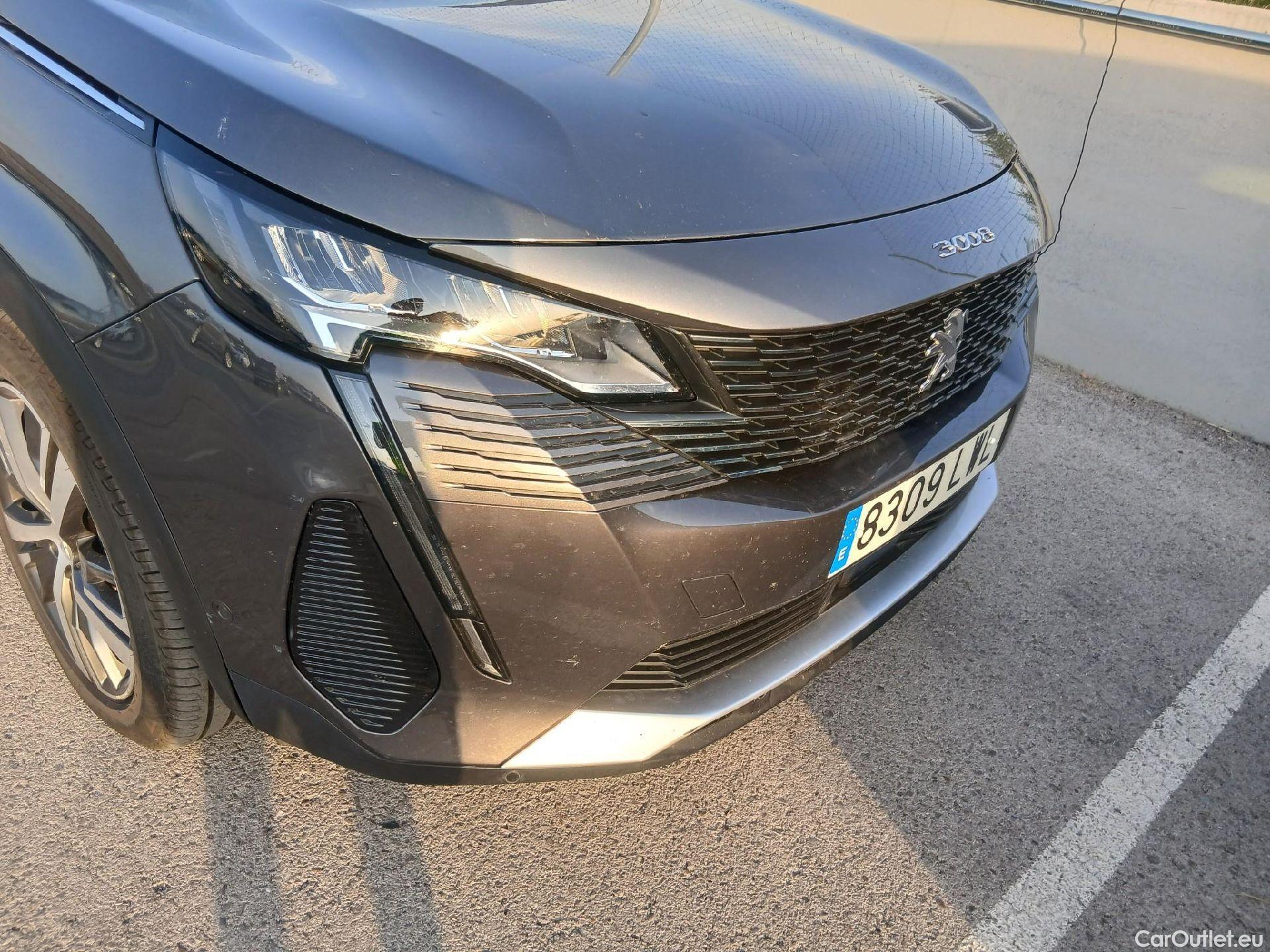 Peugeot  3008 PEUGEOT  Hybrid / 2020 / 5P / todoterreno 225 e-EAT8 Allure (AC2) #3