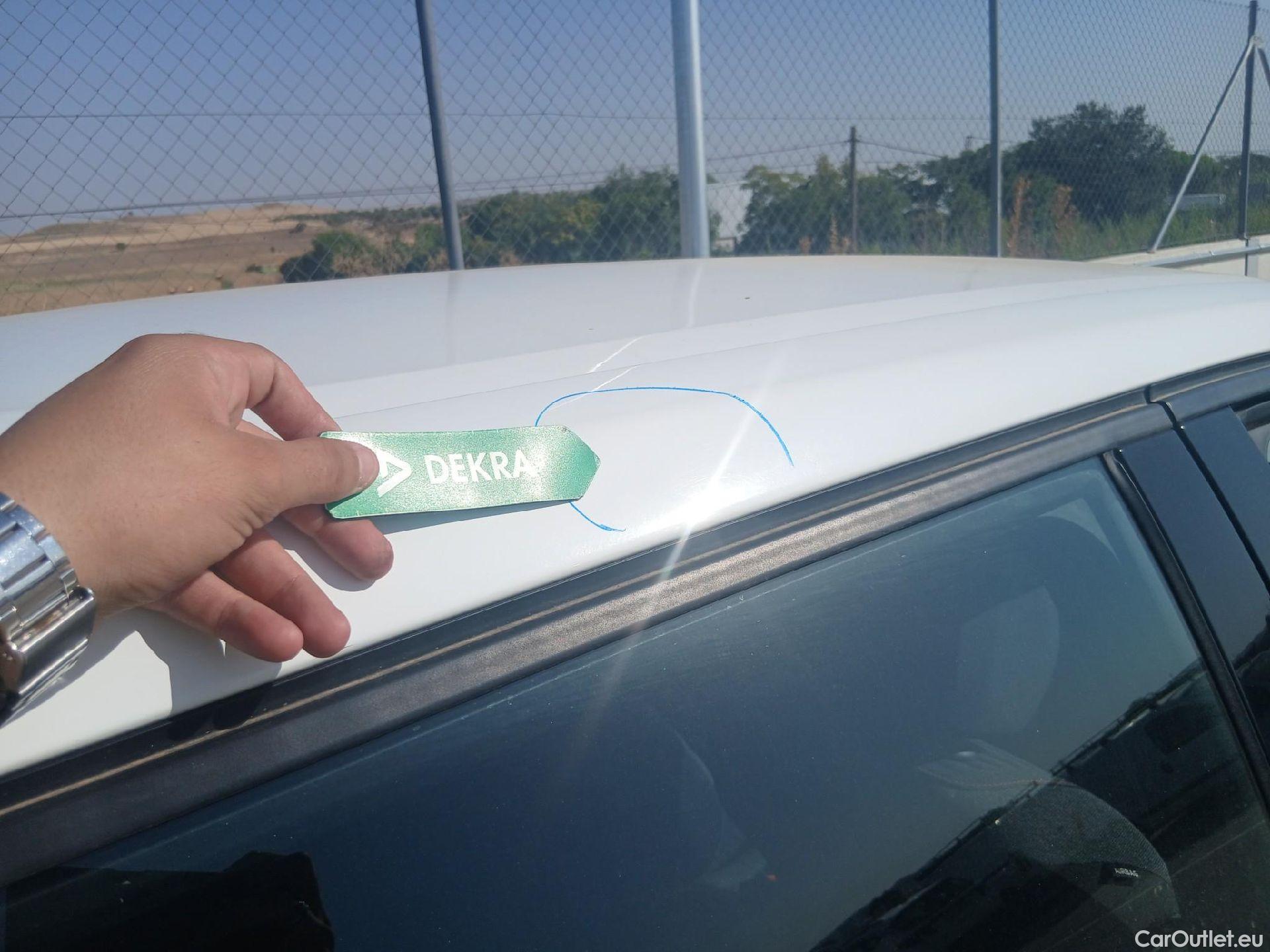 Peugeot  2008 PEUGEOT  / 2019 / 5P / todoterreno Active Puretech 100 S&S BVM6 #53