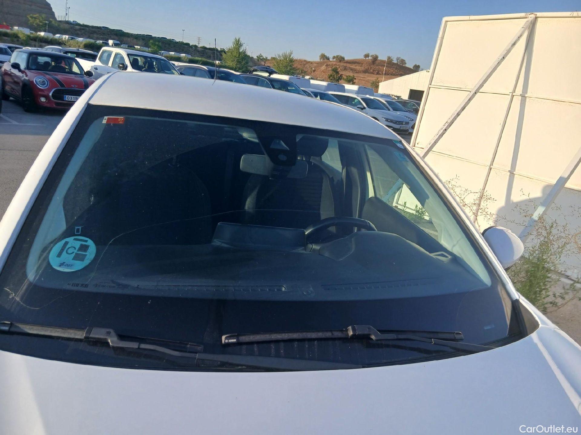  Peugeot  208 PEUGEOT  / 2019 / 5P / berlina con portón BlueHDi 73kW (100CV) Active #11