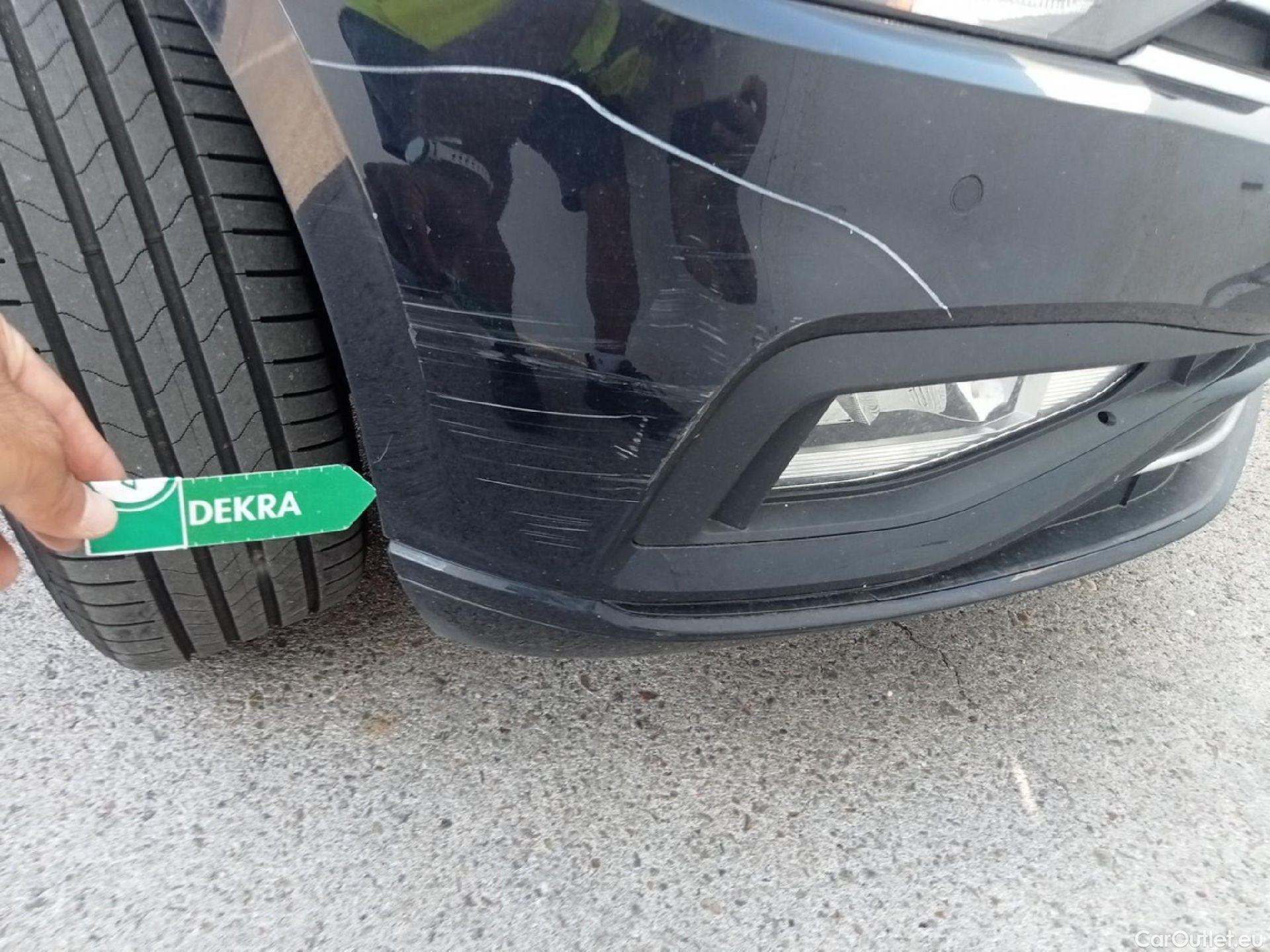  Volkswagen  Passat VOLKSWAGEN  / 2019 / 5P / familiar Variant Executive 2.0 TDI 110kW DSG #8