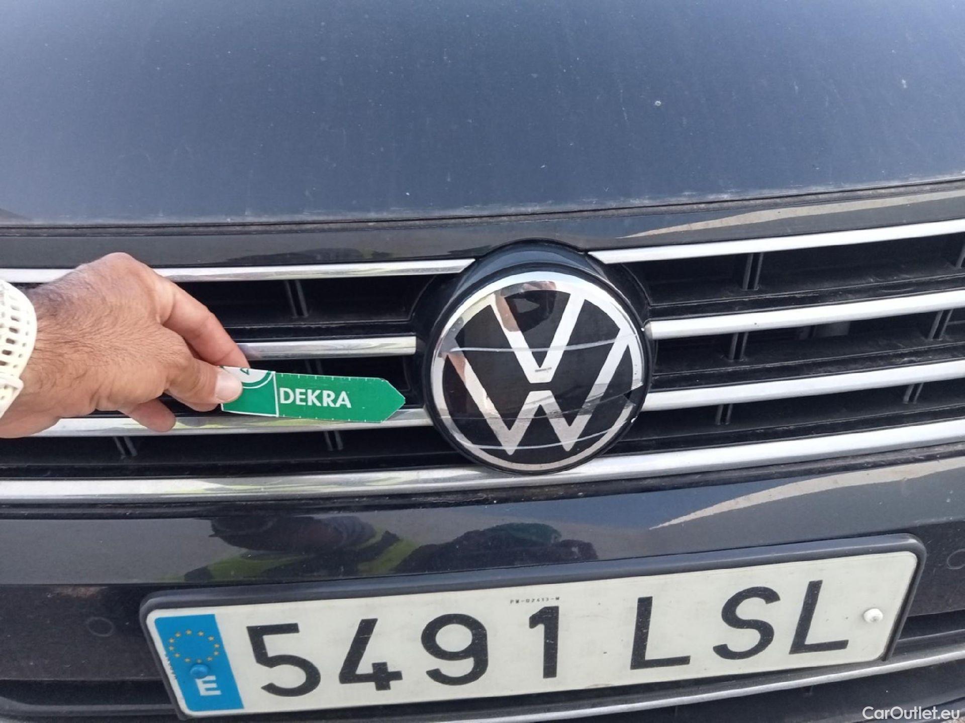  Volkswagen  Passat VOLKSWAGEN  / 2019 / 5P / familiar Variant Executive 2.0 TDI 110kW DSG #10