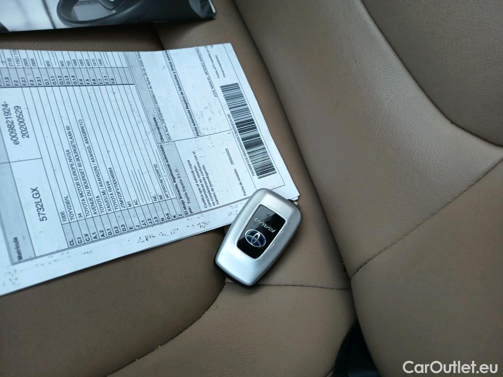  Toyota  RAV4 TOYOTA  / 2018 / 5P / todoterreno 2.5l 220H Luxury #1