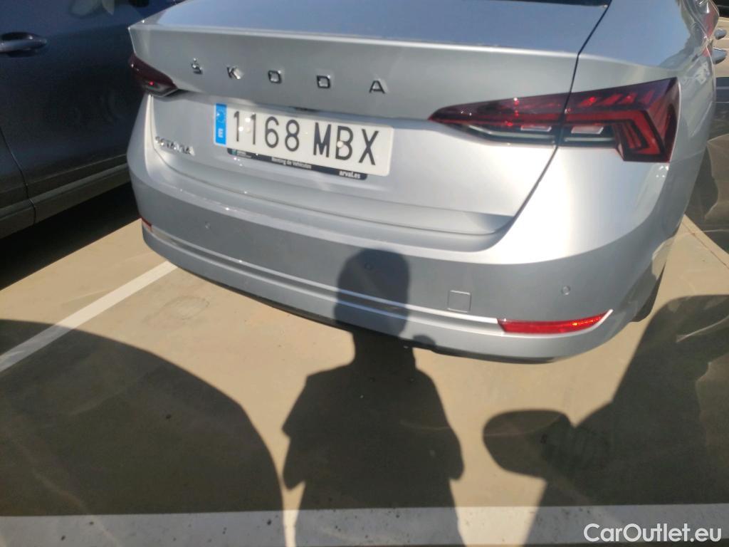  Skoda  Octavia SKODA  / 2020 / 5P / berlina con portón 2.0 TDI 85kW (115CV) DSG Ambition #11