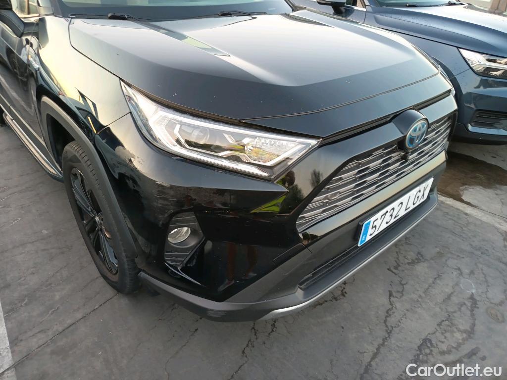  Toyota  RAV4 TOYOTA  / 2018 / 5P / todoterreno 2.5l 220H Luxury #18