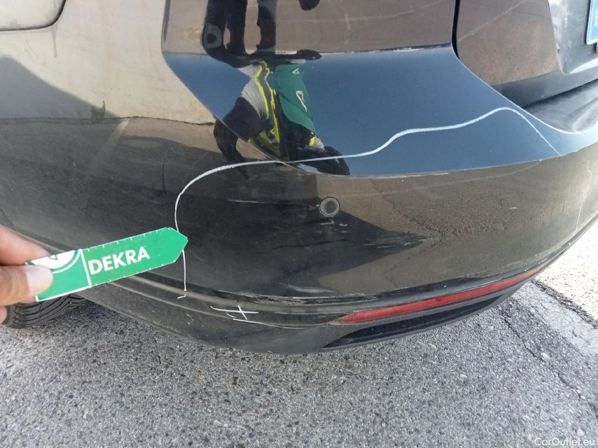  Volkswagen  Passat VOLKSWAGEN  / 2019 / 5P / familiar Variant Executive 2.0 TDI 110kW DSG #23
