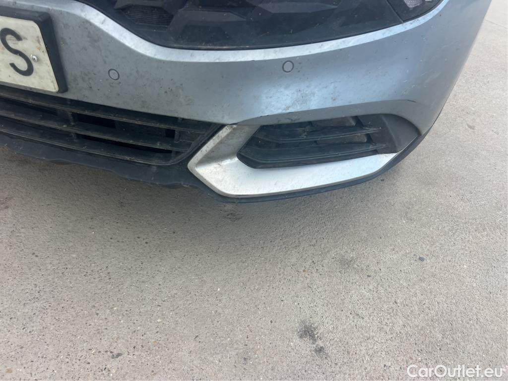  KIA  Sportage KIA  / 2022 / 5P / todoterreno 1.6 T-GDi PHEV 198kW (265CV) Drive 4X4 #44
