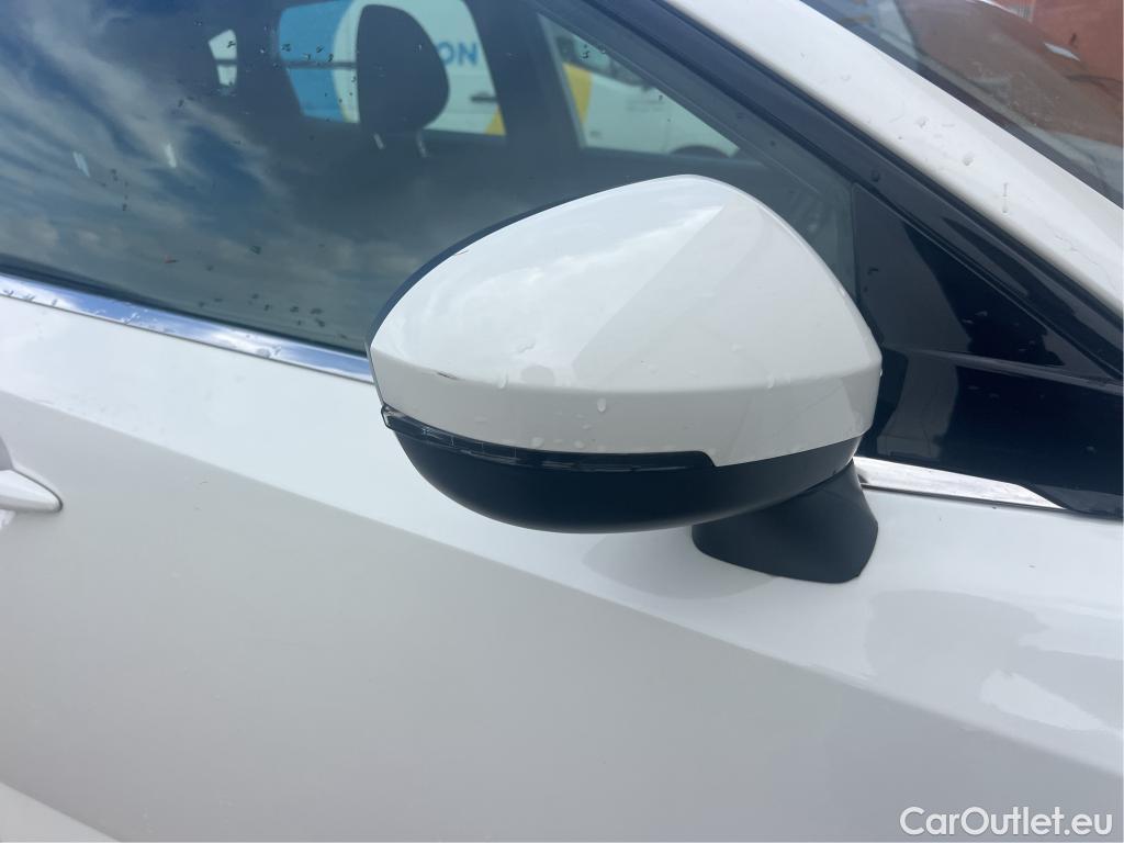  Nissan  Qashqai NISSAN  / 2021 / 5P / todoterreno DIG-T 116kW (158CV) mHEV Xtronic Acenta (AC2) #29