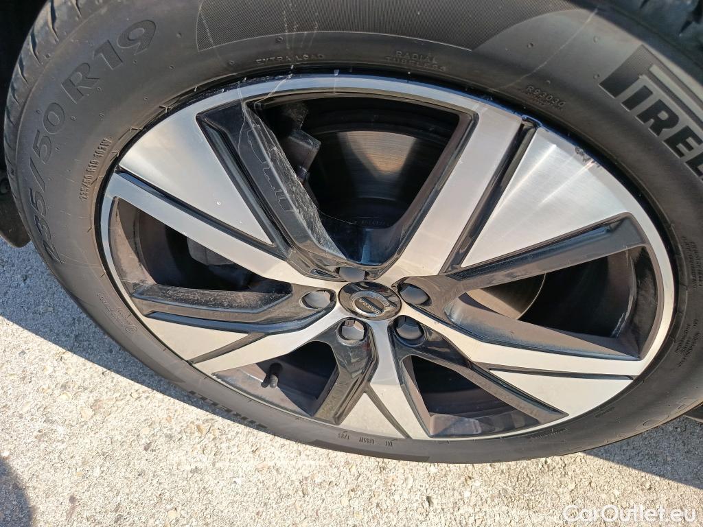  Volvo  XC 40 VOLVO XC40 / 2017 / 5P / todoterreno 1.5 T4 Twin Recharge R-Design Auto #27