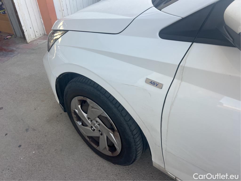  Hyundai  i20 HYUNDAI  / 2020 / 5P / berlina con portón 1.0 TGDI 74kW (100CV) 48V Essence #4