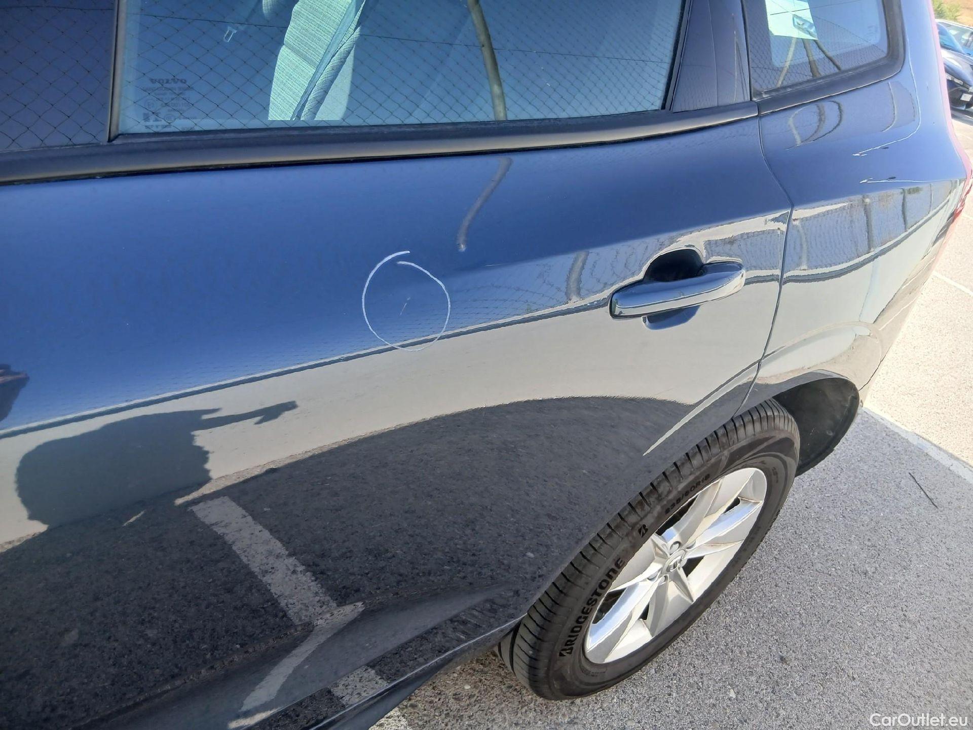  Volvo  XC60 VOLVO  / 2017 / 5P / todoterreno 2.0 B4 D Essential Auto #14