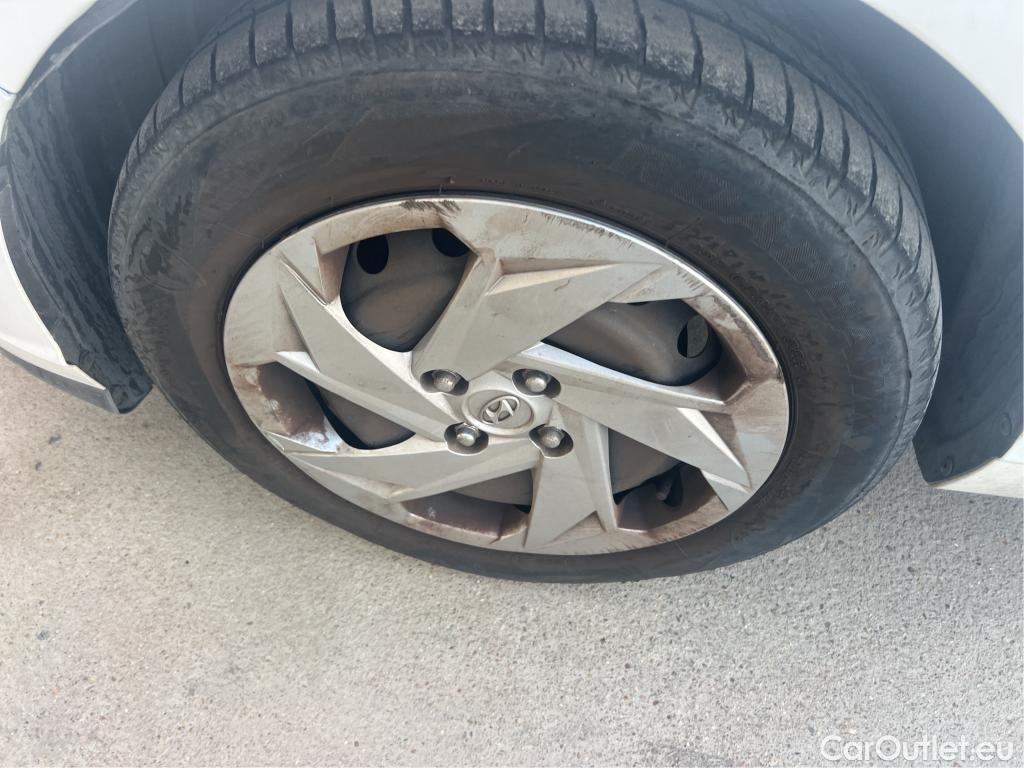  Hyundai  i20 HYUNDAI  / 2020 / 5P / berlina con portón 1.0 TGDI 74kW (100CV) 48V Essence #25