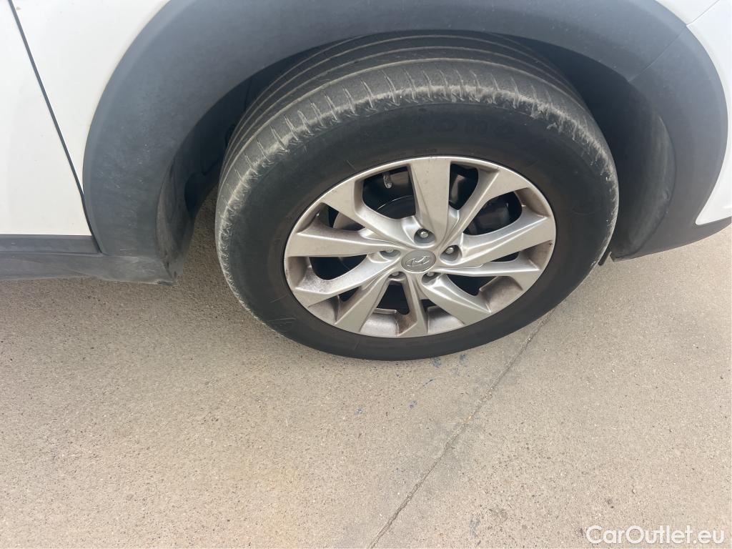 Hyundai  Tucson HYUNDAI  / 2018 / 5P / todoterreno  CRDI 1.6 116CV 48V 4X2 SLE SKY(SL)(SP) #6