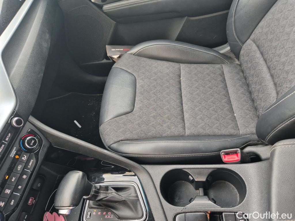  KIA  Niro KIA  / 2019 / 5P / crossover 1.6 GDi HEV 104kW (141CV) Drive #17