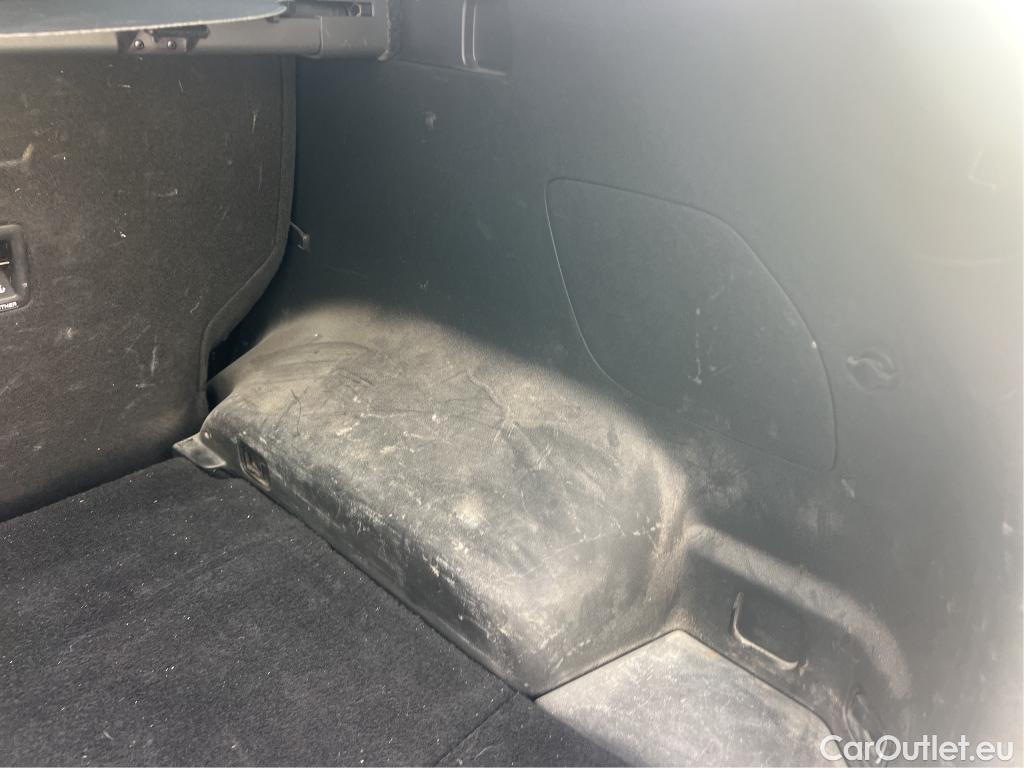  Hyundai  Tucson HYUNDAI  / 2018 / 5P / todoterreno  CRDI 1.6 116CV 48V 4X2 SLE SKY(SL)(SP) #12