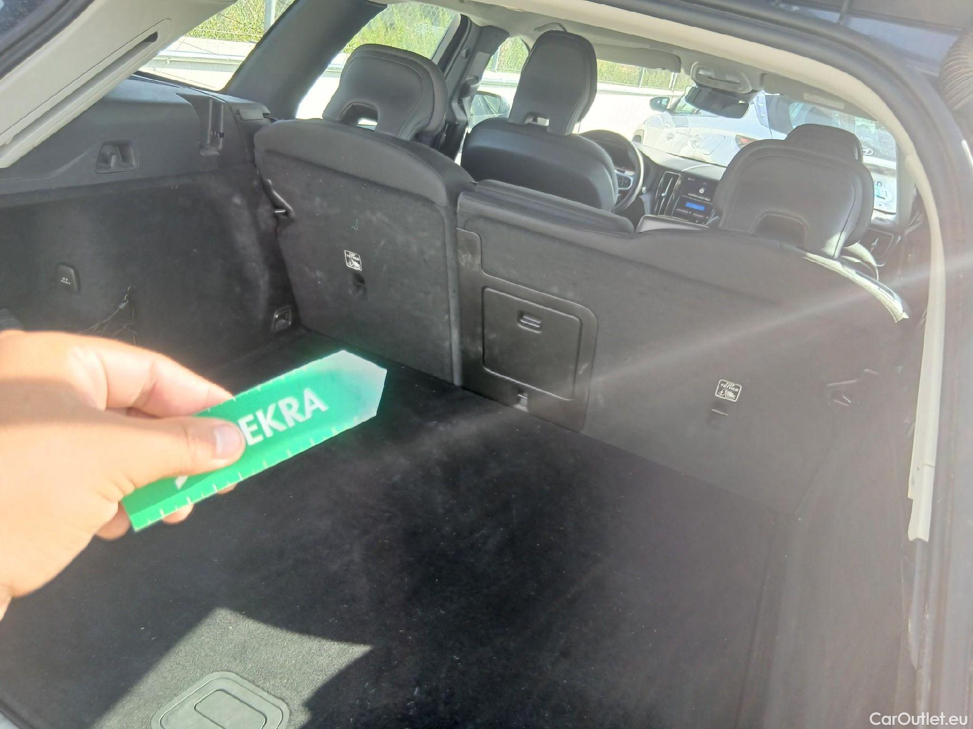  Volvo  XC60 VOLVO  / 2017 / 5P / todoterreno 2.0 B4 D Essential Auto #1