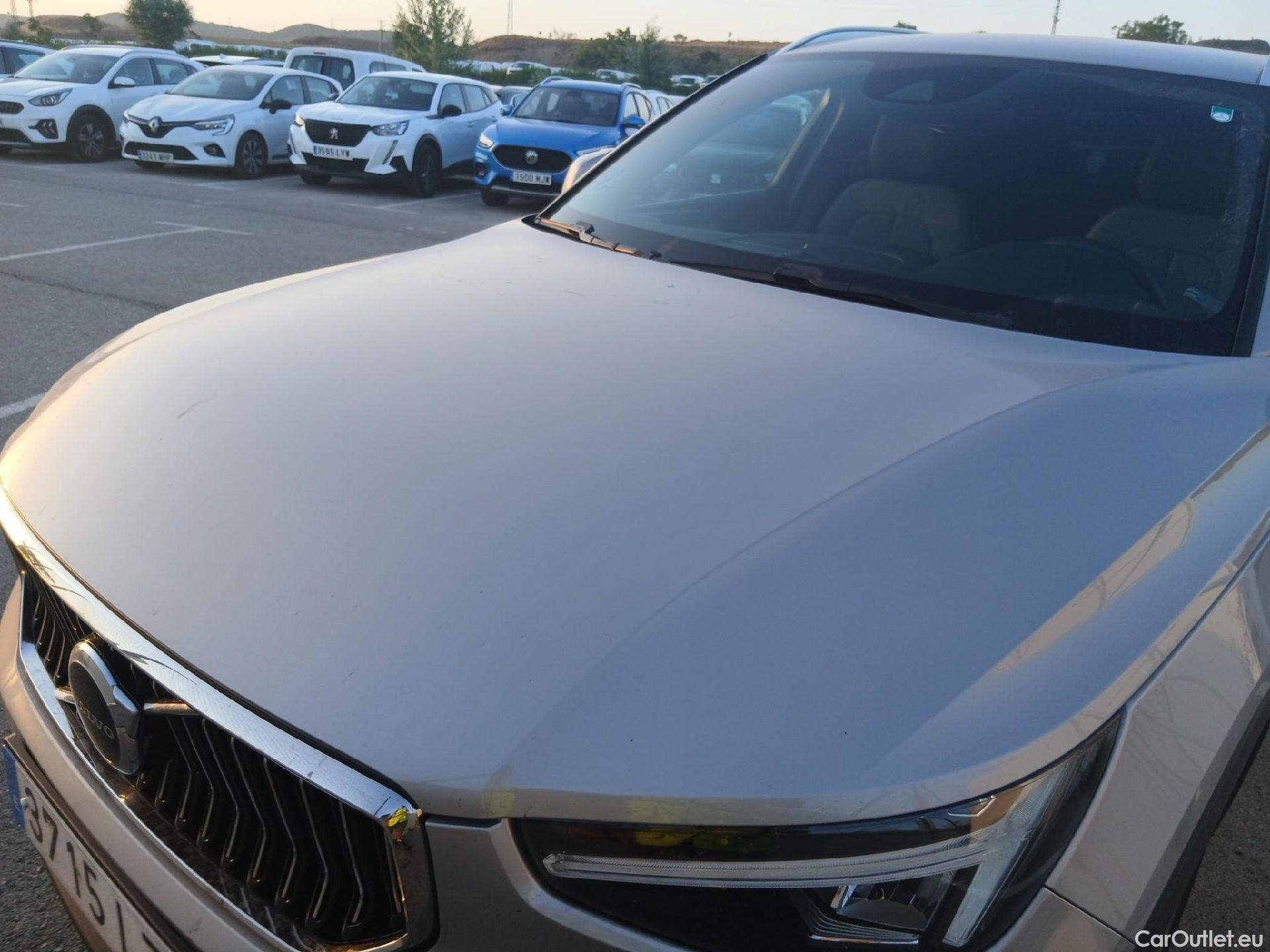  Volvo  XC 40 VOLVO XC40 / 2021 / 5P / todoterreno 1.5 T4 Recharge PHEV Core Auto #2