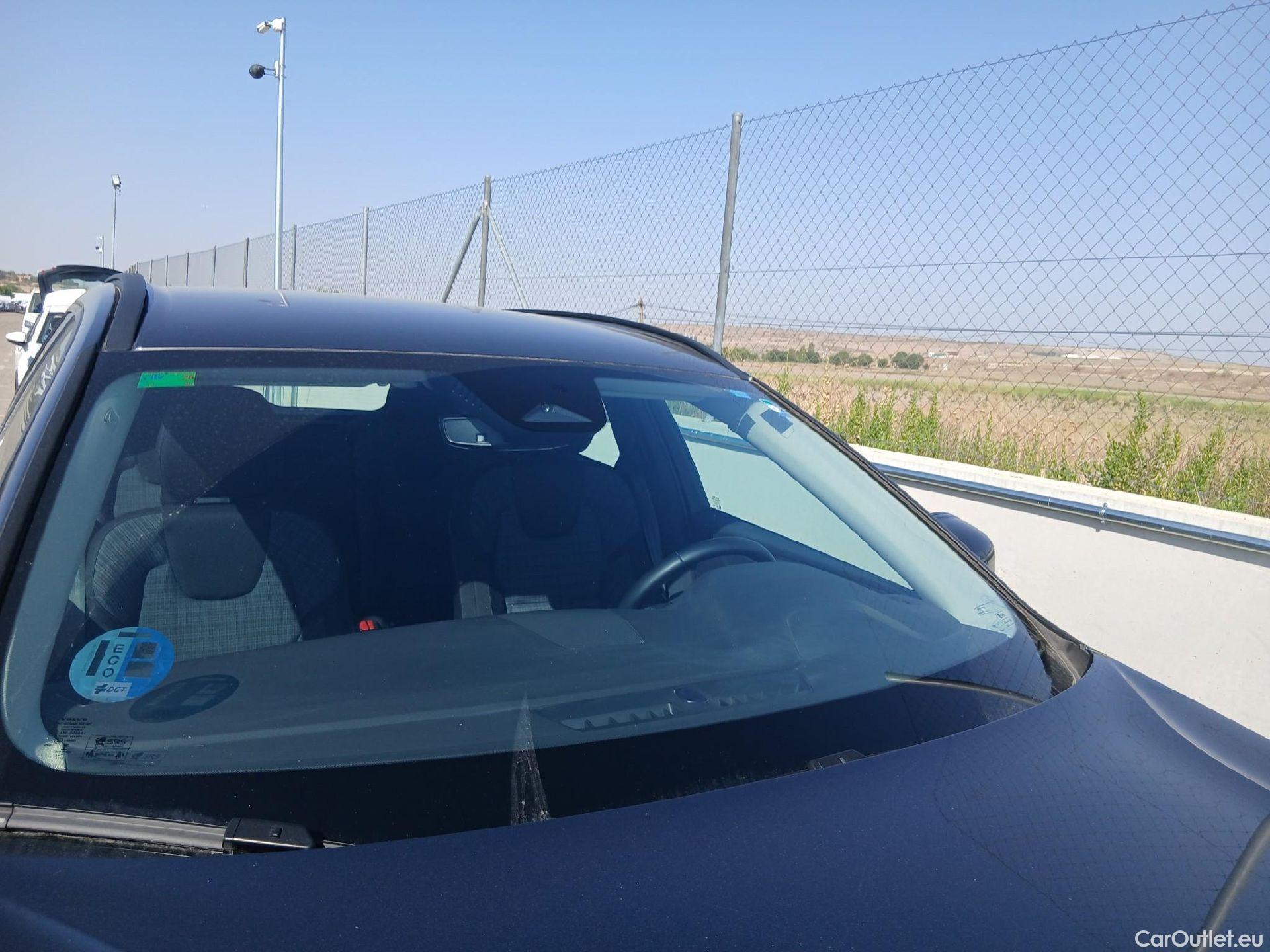  Volvo  XC60 VOLVO  / 2017 / 5P / todoterreno 2.0 B4 D Essential Auto #13