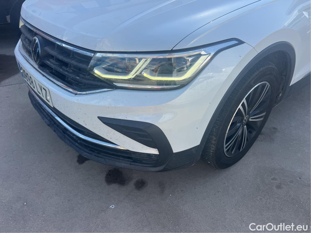  Volkswagen  Tiguan VOLKSWAGEN  / 2020 / 5P / todoterreno Life 2.0 TDI 110kW (150CV) DSG #23
