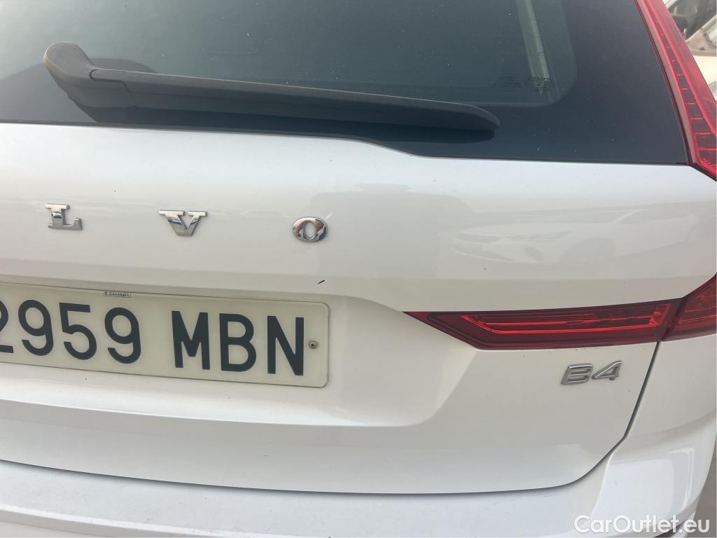  Volvo  XC60 VOLVO  / 2017 / 5P / todoterreno 2.0 B4 D Core Auto #3
