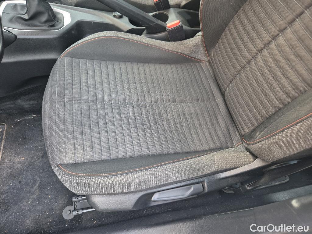  Peugeot  2008 PEUGEOT  / 2019 / 5P / todoterreno Active Puretech 100 S&S BVM6 #5