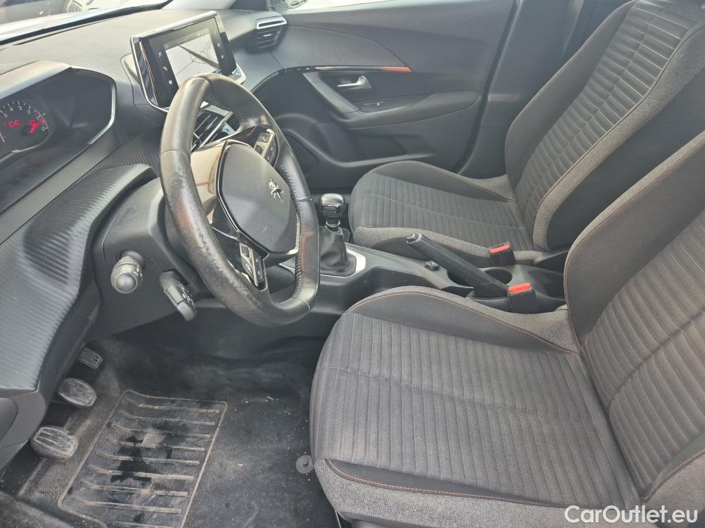 Peugeot  2008 PEUGEOT  / 2019 / 5P / todoterreno Active Puretech 100 S&S BVM6 #27