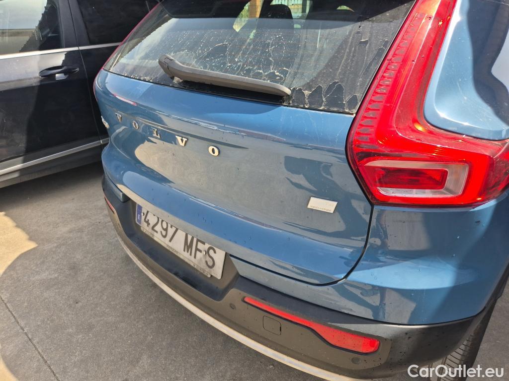 Volvo  XC 40 VOLVO XC40 / 2021 / 5P / todoterreno 1.5 T4 Recharge PHEV Core Auto #2