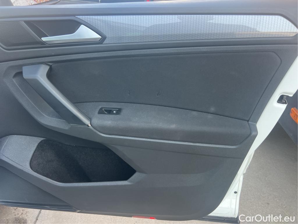  Volkswagen  Tiguan VOLKSWAGEN  / 2020 / 5P / todoterreno Life 2.0 TDI 110kW (150CV) DSG #19