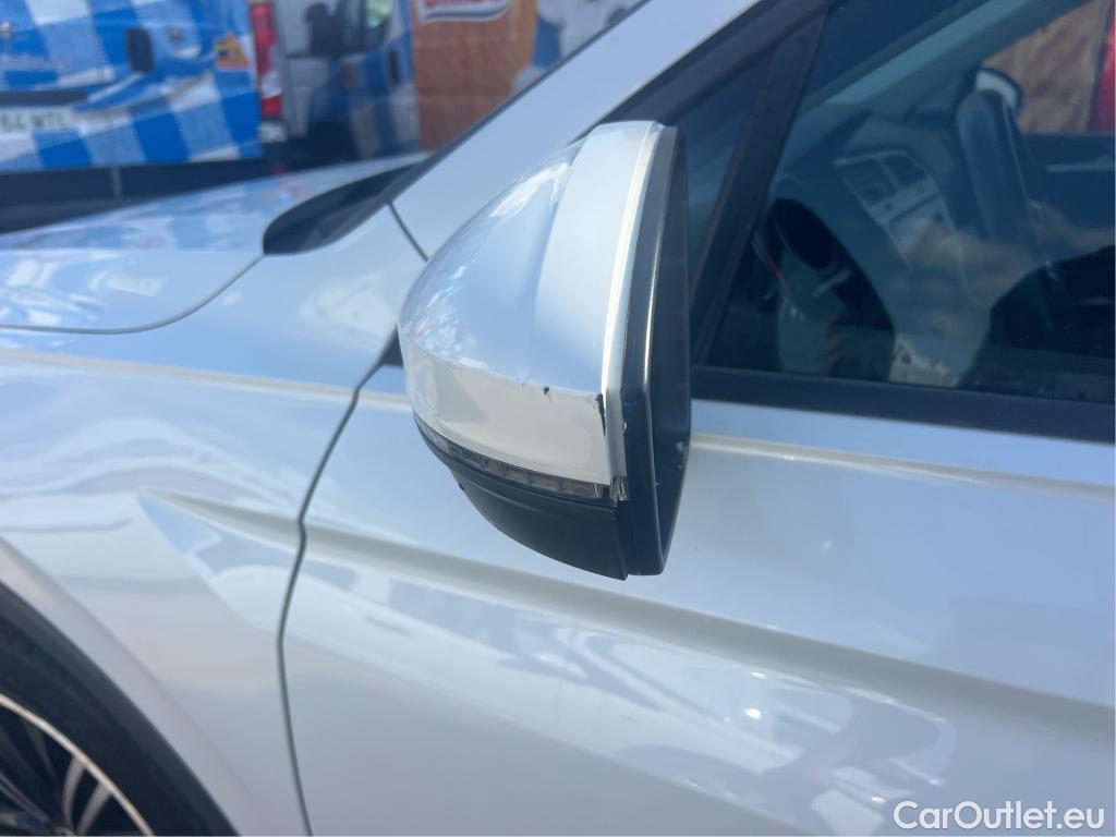  Volkswagen  Tiguan VOLKSWAGEN  / 2020 / 5P / todoterreno Life 2.0 TDI 110kW (150CV) DSG #31