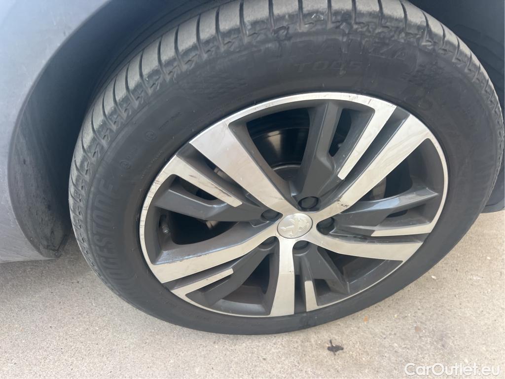  Peugeot  3008 PEUGEOT  / 2020 / 5P / todoterreno 1.5 BlueHDi 96kW S&S Allure Pack EAT8 #13