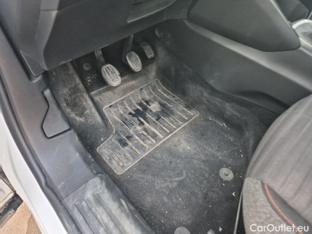  Peugeot  2008 PEUGEOT  / 2019 / 5P / todoterreno Active Puretech 100 S&S BVM6 #1