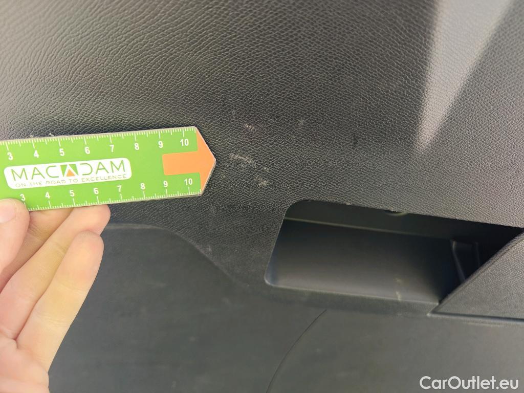  Peugeot  3008 PEUGEOT  Hybrid / 2020 / 5P / todoterreno 225 e-EAT8 Allure Pack #11
