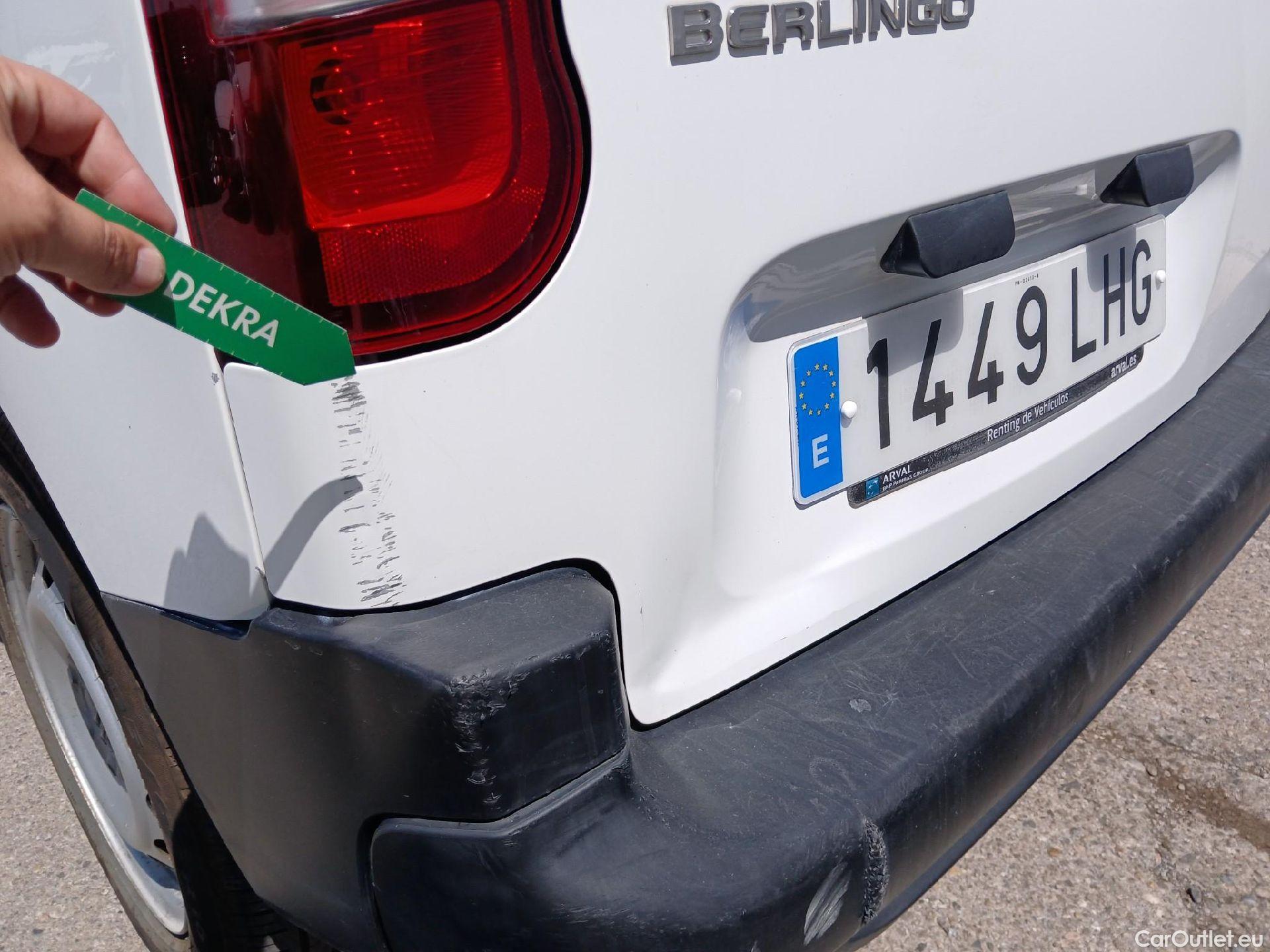  Citroen  Berlingo CITROEN  / 2015 / 4P / combi Talla M BlueHDi 100 S&S LIVE (IND) #29