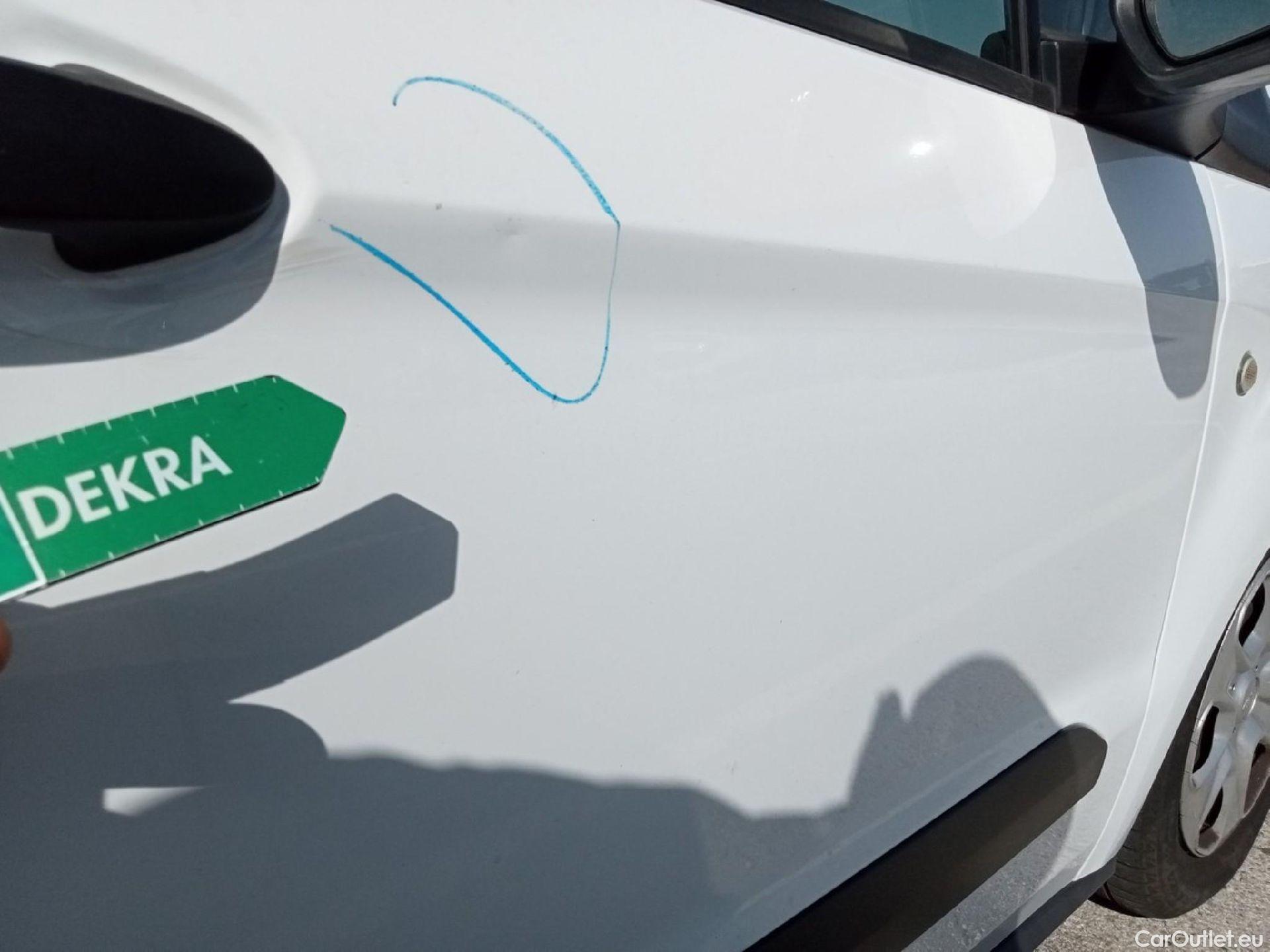  Ford  Transit FORD  Courier/2014/4P/furgón der.turis Van 1.5 TDCi 75kW Trend #24