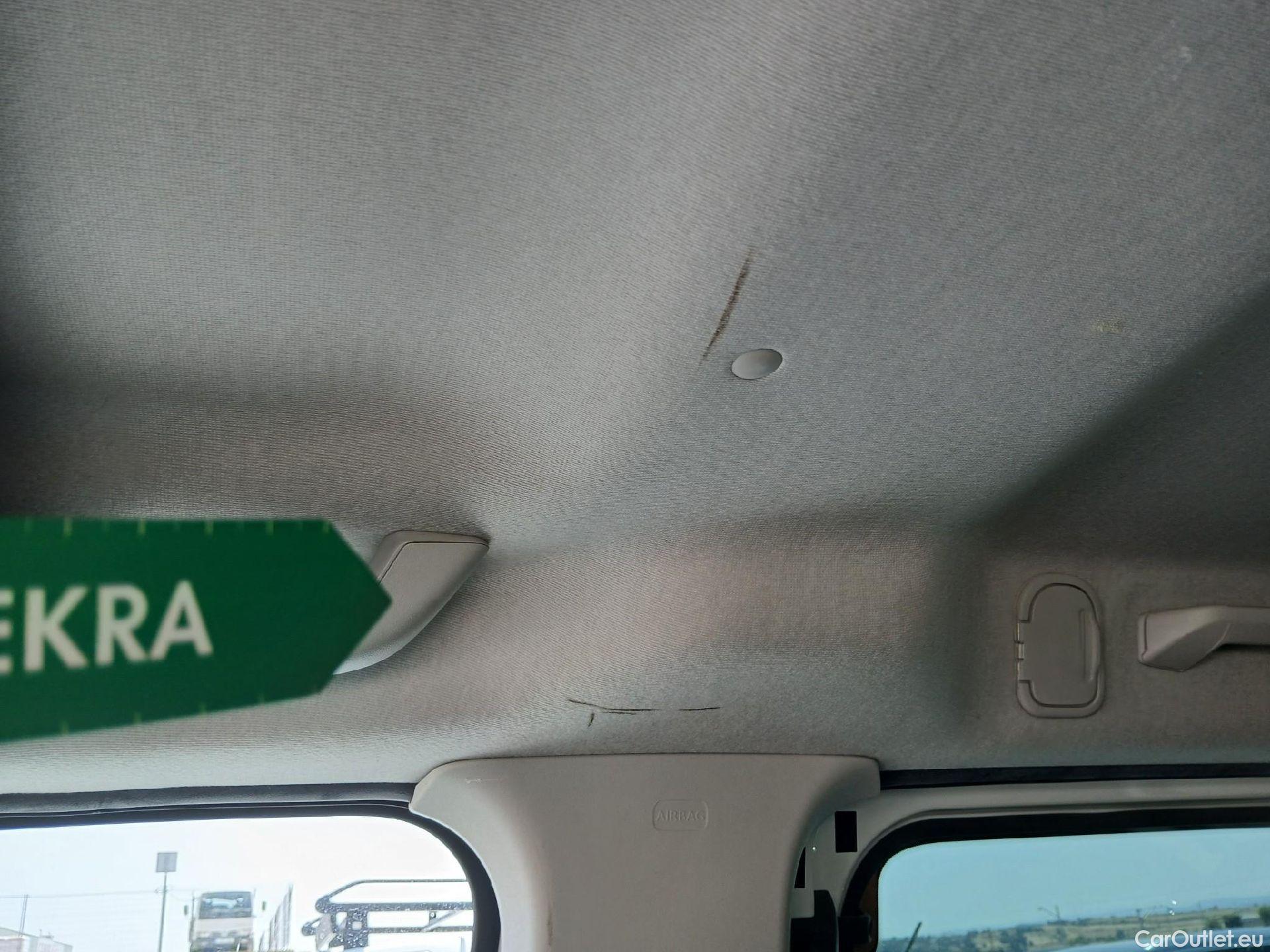  Citroen  Berlingo CITROEN  / 2015 / 4P / combi Talla M BlueHDi 100 S&S LIVE (IND) #2