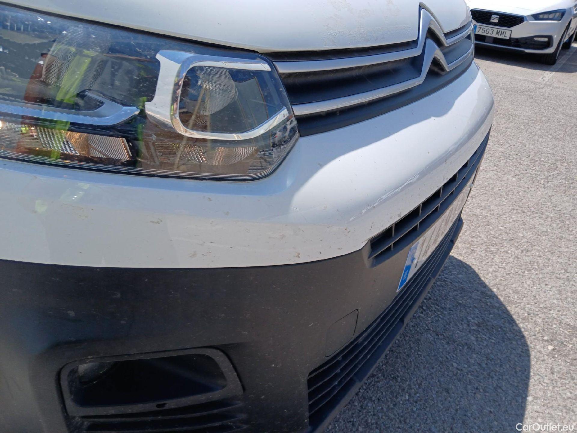  Citroen  Berlingo CITROEN  / 2015 / 4P / combi Talla M BlueHDi 100 S&S LIVE (IND) #14